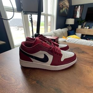 Jordan 1 low noble red